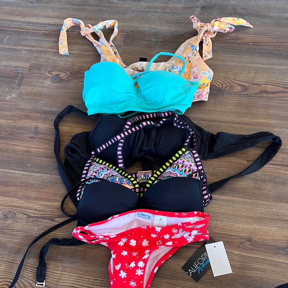 Lot of 5 bikini tops and 1 bottom all XS Victoria’s Secret, pac sun